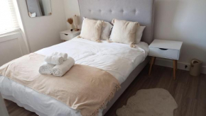 3 Bed comfy Reading Flat